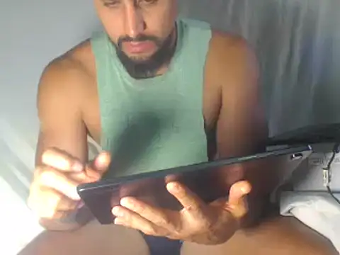 Snapshot of sebasx412 chatting on 17, 10, 2025 sebasx412 online show from 17, 10, 2025