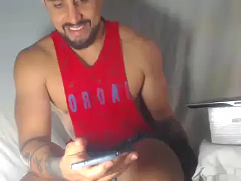 Snapshot of sebasx412 chatting on 24, 11, 2025 sebasx412 online show from 24, 11, 2025