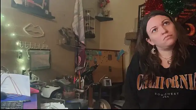 Snapshot of spunlikecottoncandy chatting on 4, 12, 2025 spunlikecottoncandy online show from 4, 12, 2025