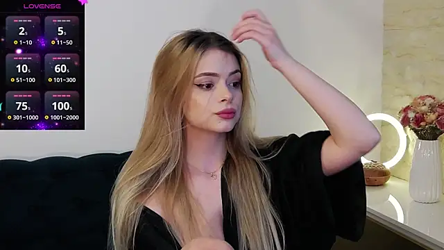 Snapshot of Kailynn_Moenn chatting on 2, 12, 2024 Kailynn Moenn online show from 2, 12, 2024