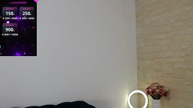 Snapshot of Kailynn_Moenn chatting on 4, 12, 2024 Kailynn Moenn online show from 4, 12, 2024