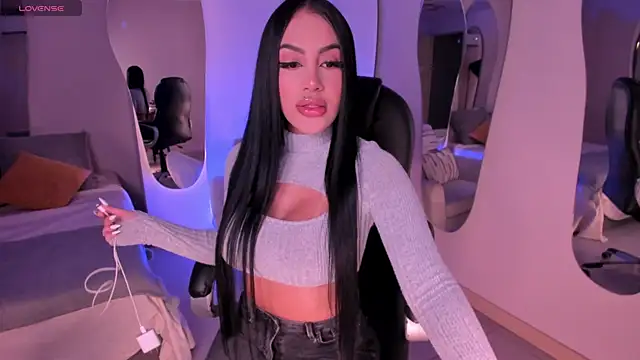 MileyCruz  online show from 13, 12, 2024