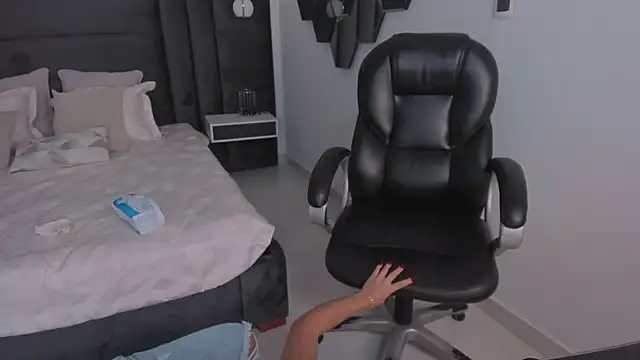 MileyCruz  online show from 20, 3, 2025