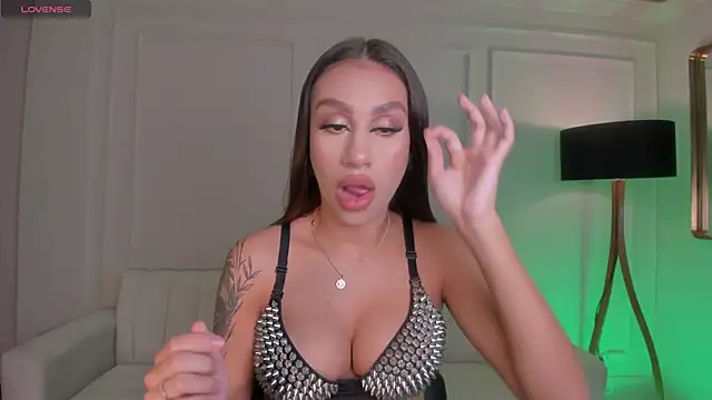 DannaCruz online show from 3, 3, 2025