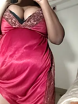 Snapshot of Hurrem_02 chatting on 8, 11, 2025 Hurrem 02 online show from 8, 11, 2025