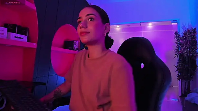 Snapshot of LucianaCarter chatting on 25, 10, 2025 LucianaCarter online show from 25, 10, 2025