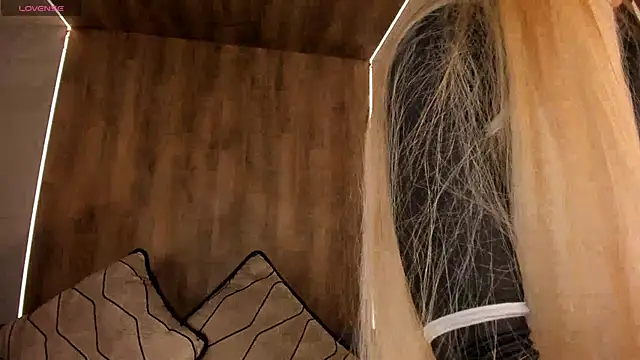 SophiePalmer online show from 18, 3, 2025