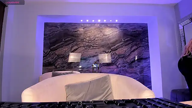 SophiePalmer online show from 24, 9, 2025