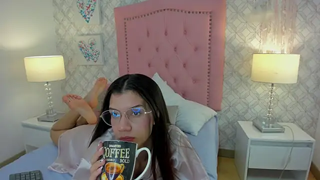 Snapshot of Steffany_Palmer chatting on 15, 10, 2025 Steffany Palmer online show from 15, 10, 2025