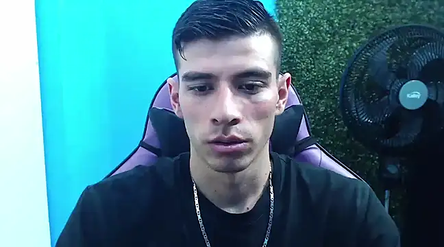 Snapshot of DEIBY_BABY chatting on 12, 12, 2024 DEIBY BABY online show from 12, 12, 2024