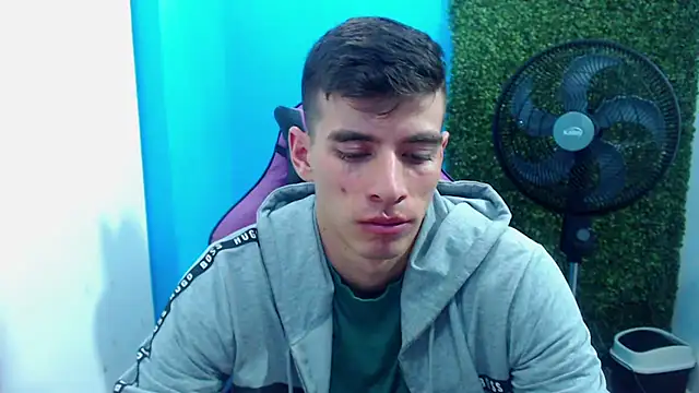 Snapshot of DEIBY_BABY chatting on 30, 12, 2024 DEIBY BABY online show from 30, 12, 2024