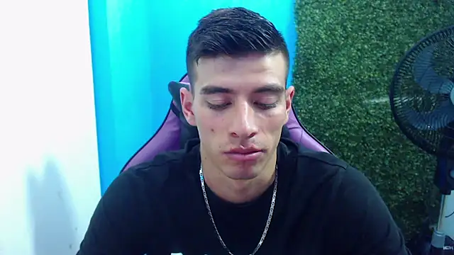 Snapshot of DEIBY_BABY chatting on 31, 12, 2024 DEIBY BABY online show from 31, 12, 2024