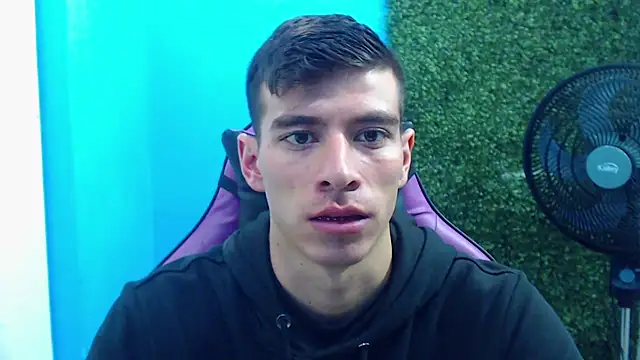 Snapshot of DEIBY_BABY chatting on 4, 1, 2025 DEIBY BABY online show from 4, 1, 2025