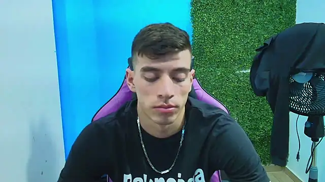 Snapshot of DEIBY_BABY chatting on 15, 1, 2025 DEIBY BABY online show from 15, 1, 2025