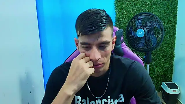 Snapshot of DEIBY_BABY chatting on 17, 1, 2025 DEIBY BABY online show from 17, 1, 2025