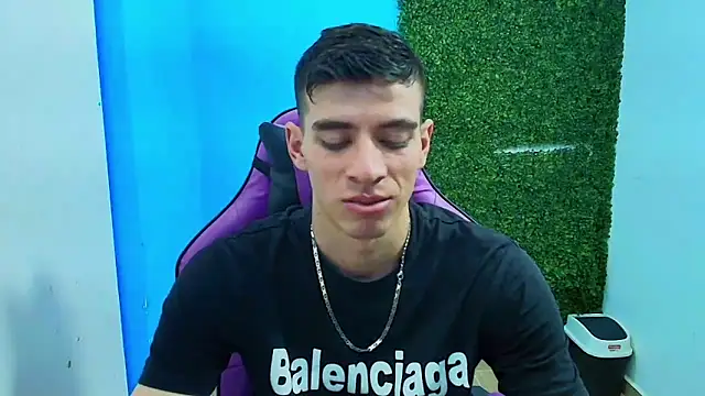 Snapshot of DEIBY_BABY chatting on 17, 1, 2025 DEIBY BABY online show from 17, 1, 2025