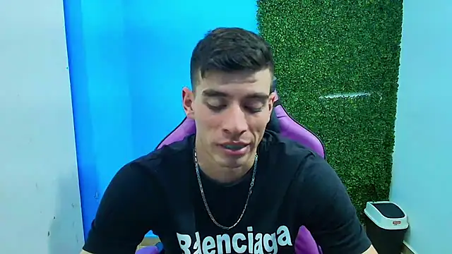 Snapshot of DEIBY_BABY chatting on 18, 1, 2025 DEIBY BABY online show from 18, 1, 2025