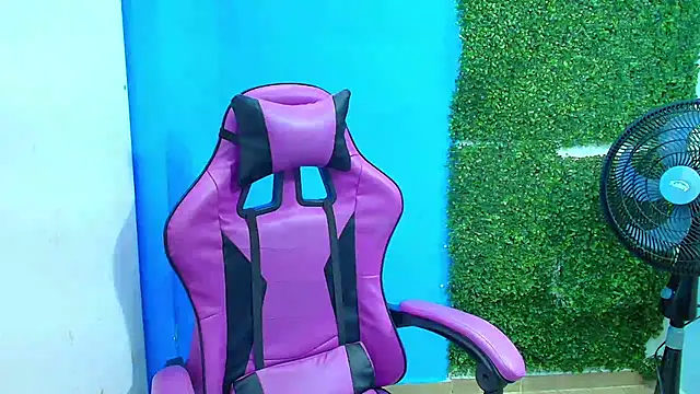 Snapshot of DEIBY_BABY chatting on 22, 1, 2025 DEIBY BABY online show from 22, 1, 2025