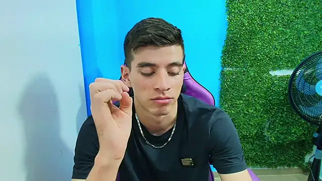 Snapshot of DEIBY_BABY chatting on 24, 1, 2025 DEIBY BABY online show from 24, 1, 2025