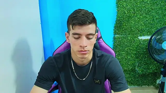 Snapshot of DEIBY_BABY chatting on 24, 1, 2025 DEIBY BABY online show from 24, 1, 2025