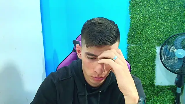 Snapshot of DEIBY_BABY chatting on 28, 1, 2025 DEIBY BABY online show from 28, 1, 2025