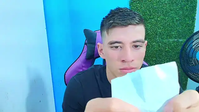 Snapshot of DEIBY_BABY chatting on 12, 2, 2025 DEIBY BABY online show from 12, 2, 2025