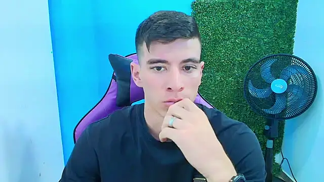 Snapshot of DEIBY_BABY chatting on 13, 2, 2025 DEIBY BABY online show from 13, 2, 2025