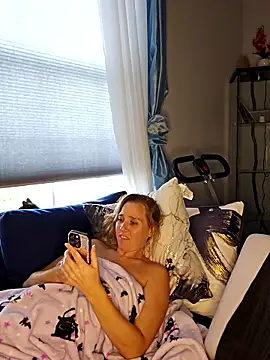 SkyelarSommer online show from 28, 10, 2025