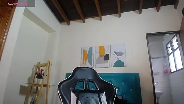 victoria  milf  online show from 7, 1, 2025