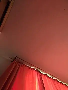 LissaThompsom online show from 22, 4, 2026