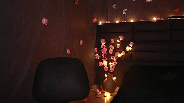 Snapshot of kathieandpovcock1 chatting on 8, 10, 2025 kathieandpovcock1 online show from 8, 10, 2025