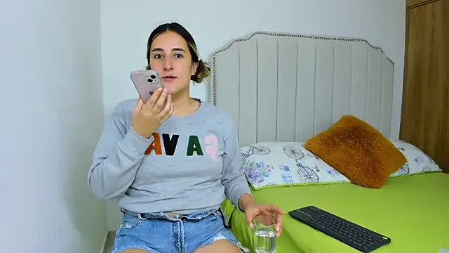 Hanna86 online show from 5, 2, 2025