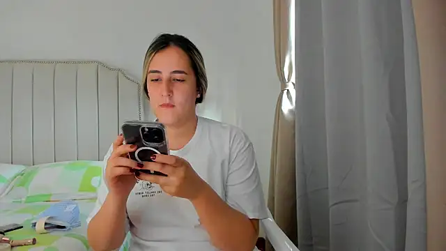 Snapshot of Hanna86 chatting on 2, 7, 2026 Hanna86 online show from 2, 7, 2026