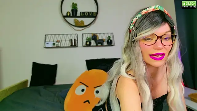 Kittychatte online show from 5, 12, 2024