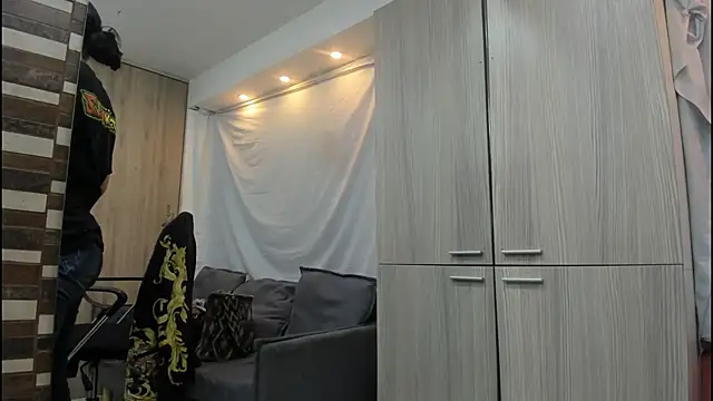 Snapshot of Mhelanny2 chatting on 25, 11, 2025 Mhelanny2 online show from 25, 11, 2025