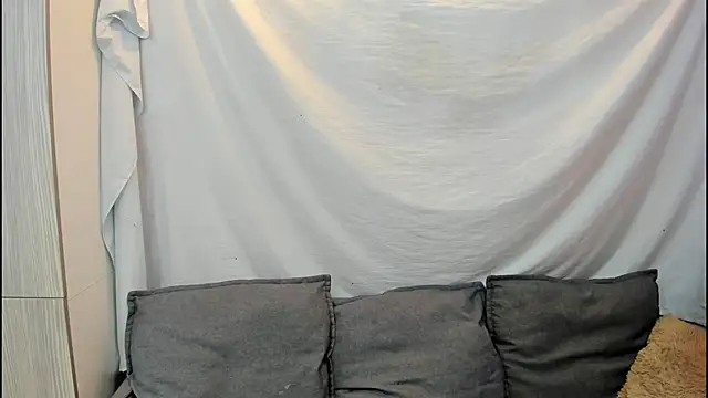 Snapshot of Mhelanny2 chatting on 15, 12, 2025 Mhelanny2 online show from 15, 12, 2025