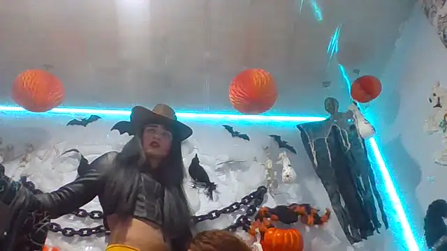 Snapshot of latintransbigcum chatting on 14, 10, 2025 latintransbigcum online show from 14, 10, 2025