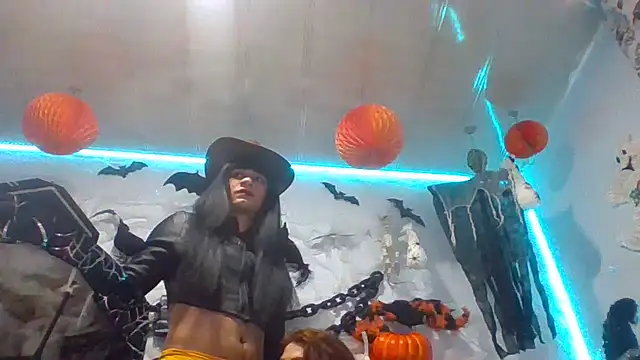 Snapshot of latintransbigcum chatting on 15, 10, 2025 latintransbigcum online show from 15, 10, 2025