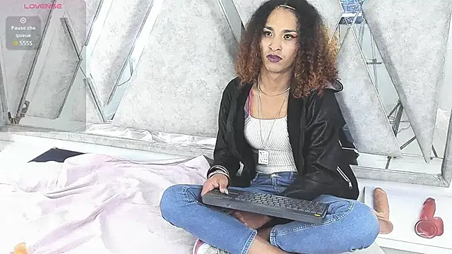 Snapshot of StefanyMiler chatting on 17, 12, 2024 StefanyMiler online show from 17, 12, 2024