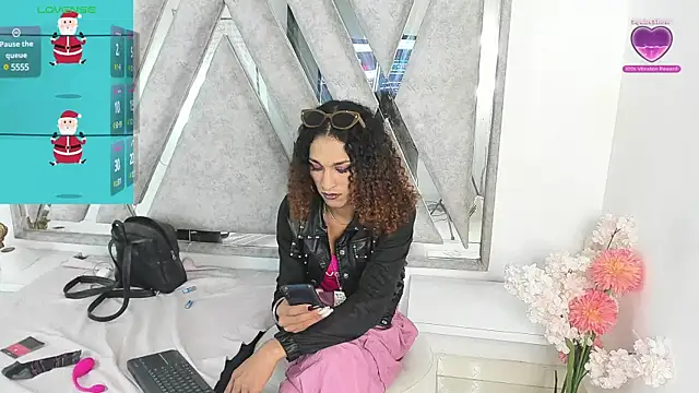 Snapshot of StefanyMiler chatting on 19, 12, 2024 StefanyMiler online show from 19, 12, 2024