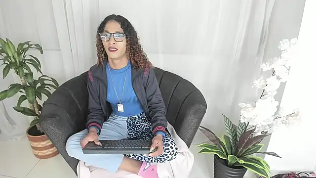 Snapshot of StefanyMiler chatting on 29, 12, 2024 StefanyMiler online show from 29, 12, 2024
