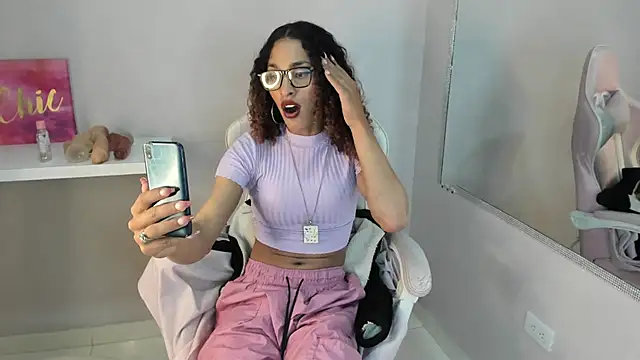 Snapshot of StefanyMiler chatting on 10, 1, 2025 StefanyMiler online show from 10, 1, 2025