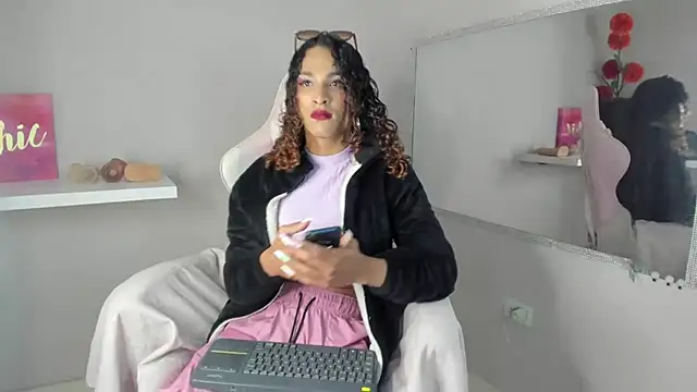 Snapshot of StefanyMiler chatting on 1, 2, 2025 StefanyMiler online show from 1, 2, 2025