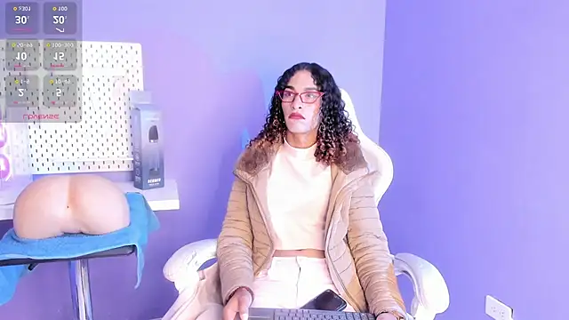 Snapshot of StefanyMiler chatting on 9, 10, 2025 StefanyMiler online show from 9, 10, 2025