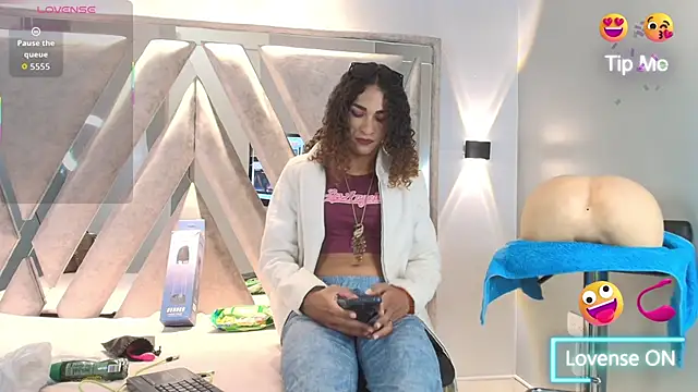 Snapshot of StefanyMiler chatting on 18, 10, 2025 StefanyMiler online show from 18, 10, 2025