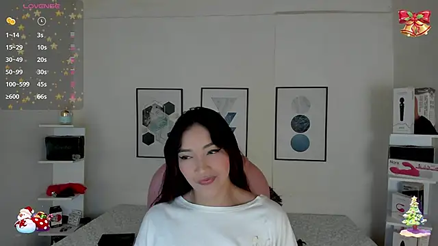 Snapshot of cristal__hot_1 chatting on 17, 12, 2024 cristal hot 1 online show from 17, 12, 2024