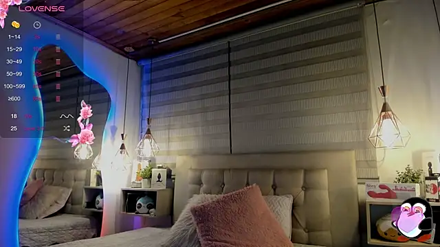 Snapshot of cristal__hot_1 chatting on 3, 10, 2025 cristal hot 1 online show from 3, 10, 2025