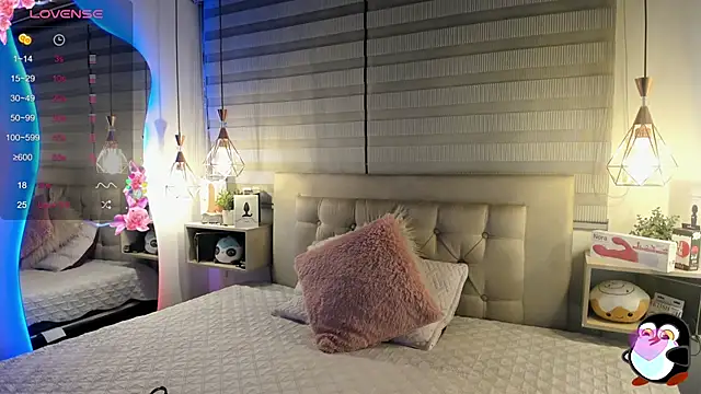 Snapshot of cristal__hot_1 chatting on 25, 10, 2025 cristal hot 1 online show from 25, 10, 2025