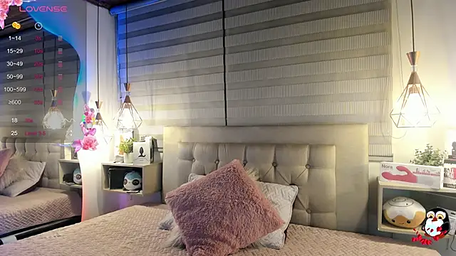 Snapshot of cristal__hot_1 chatting on 28, 10, 2025 cristal hot 1 online show from 28, 10, 2025