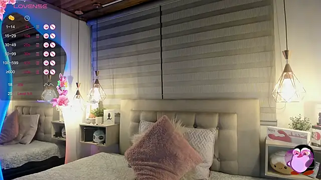 Snapshot of cristal__hot_1 chatting on 2, 11, 2025 cristal hot 1 online show from 2, 11, 2025